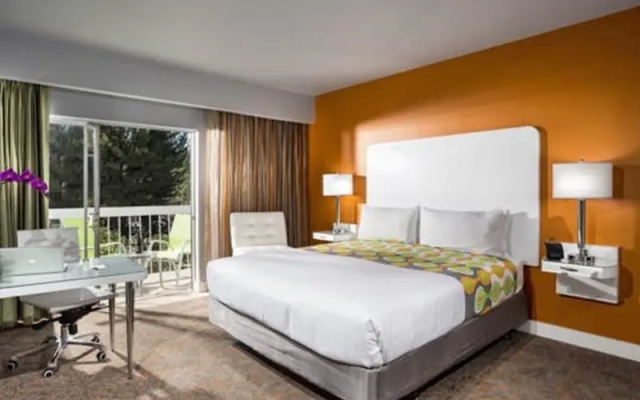 Standard room with garden view