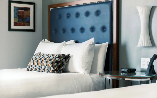 Premier Quadruple room with water view