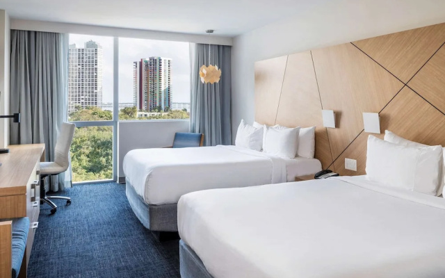 Superior Mobility Accessible City and Park View Quadruple room