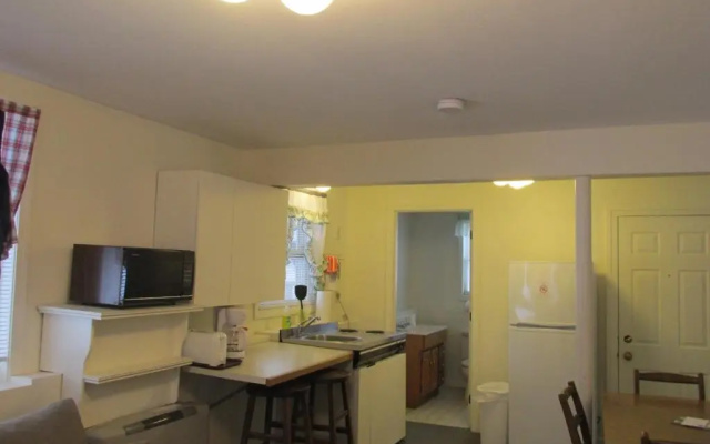 Deluxe Studio