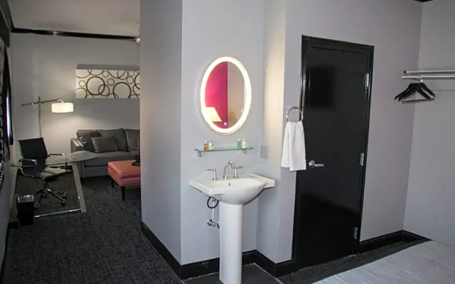 1 Bedroom Suite
