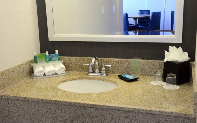 1 Bedroom Double Suite