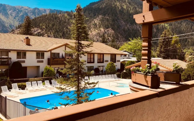 Standard Quadruple room with balcony