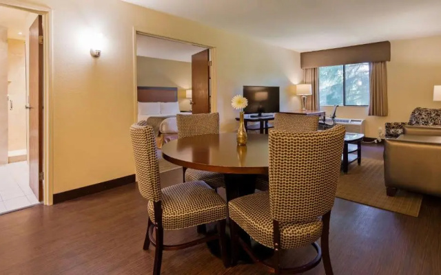 Suite with balcony and with golf view