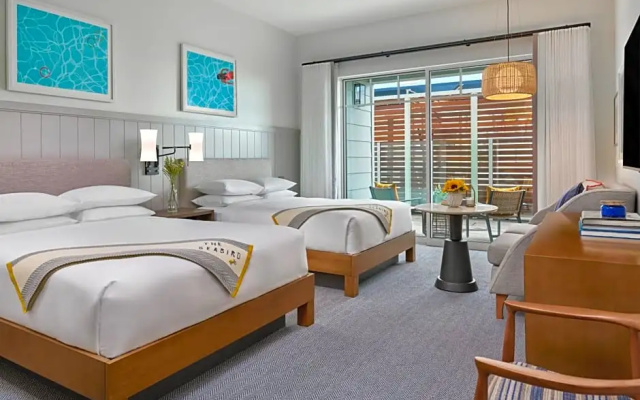 Quadruple room Poolside