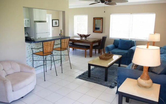 2 Bedrooms Villa