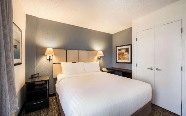 1 Bedroom Suite