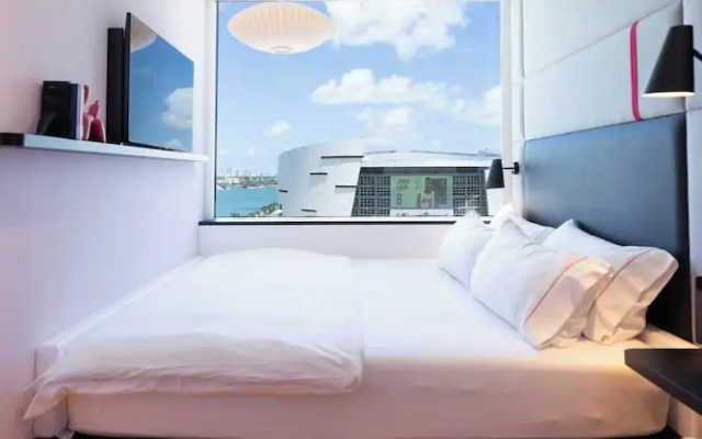 Double room with bay view
