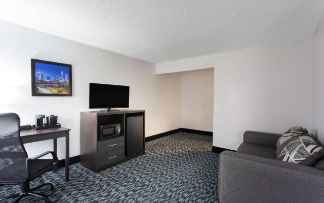 Deluxe Suite