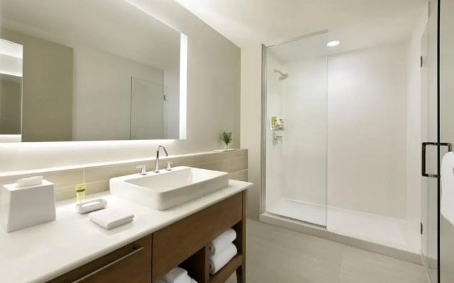 1 Bedroom Double Suite with pool view