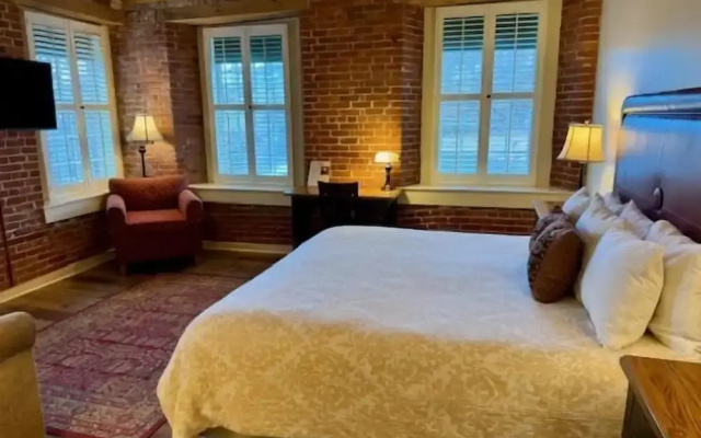 Standard room with river view