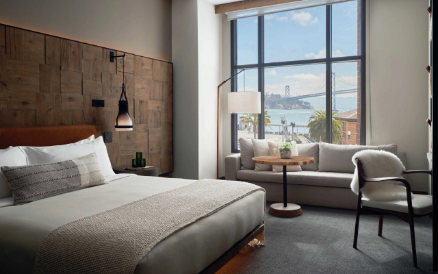 Room Waterfront