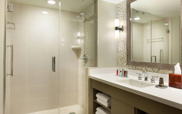 1 Bedroom Suite with balcony and oceanfront
