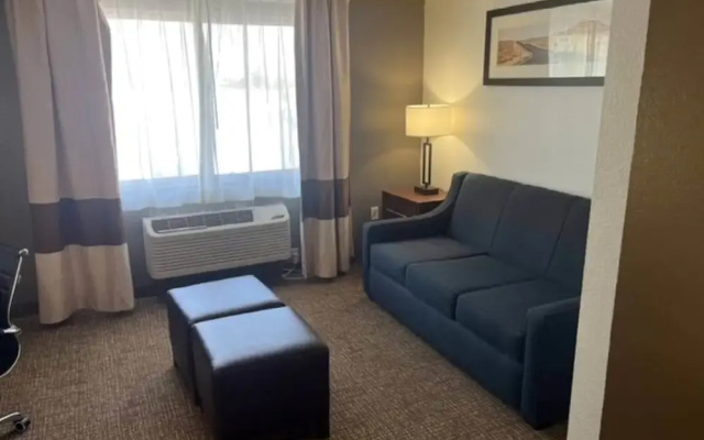 Deluxe Suite