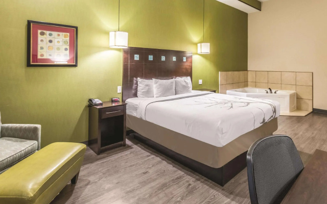 With Jetted Tub Double room