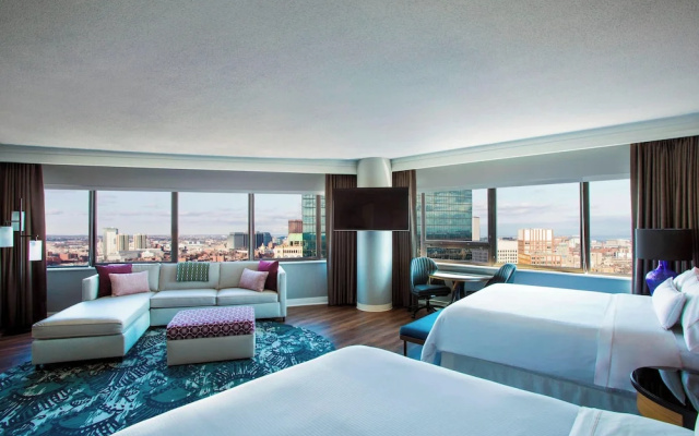 Quadruple Studio Suite with river view