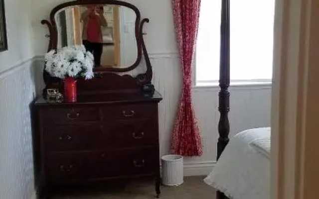 2 Bedrooms Cottage
