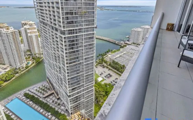 1 Bedroom Apartment with pool view