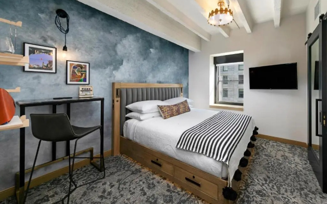 Deluxe Mobility Accessible with Tub Double room