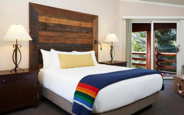 Standard Double room with partial view
