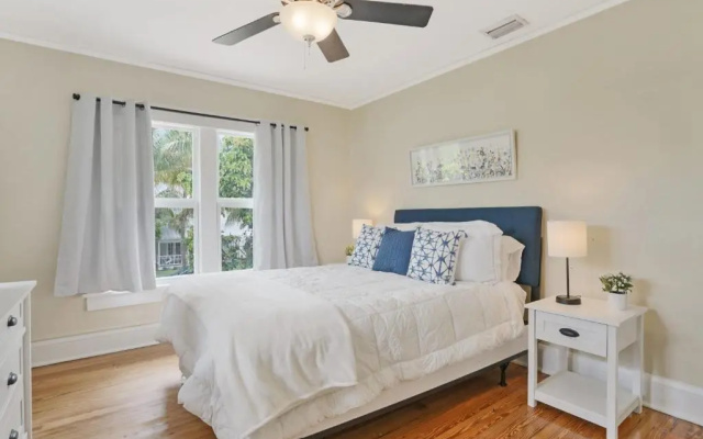5 Bedrooms Cottage