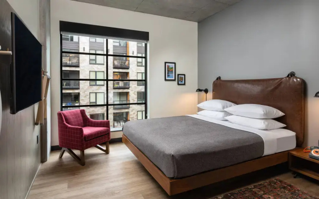 Standard room with city view