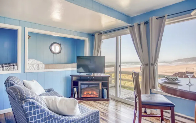 1 Bedroom Standard room with partial ocean view