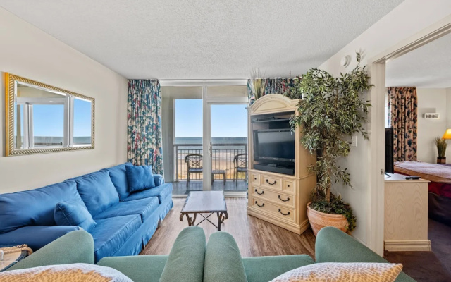 2 Bedrooms Standard room with balcony and oceanfront