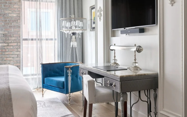 Standard Double room with city view