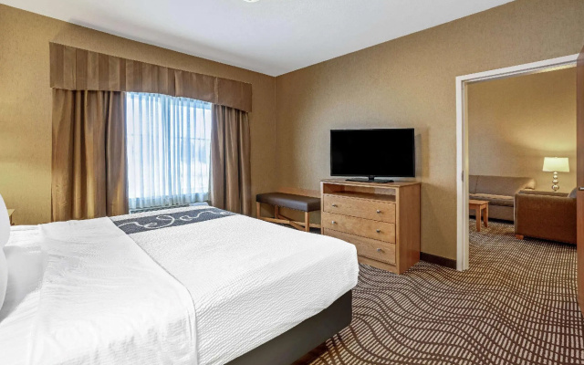 1 Bedroom Deluxe Double Suite