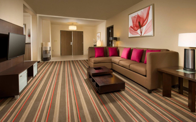 1 Bedroom Presidential Double Suite with balcony