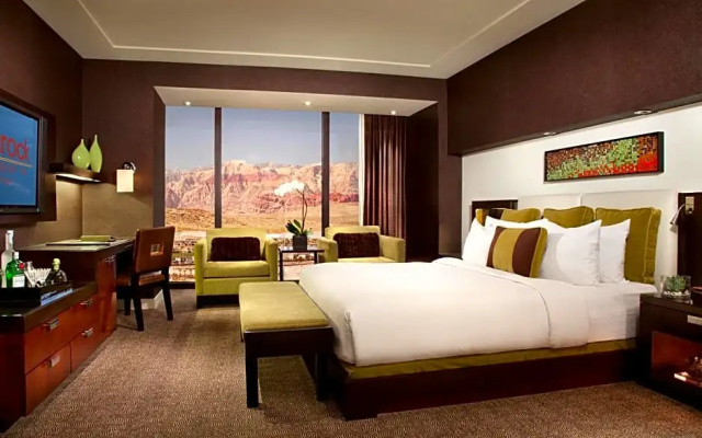 Signature Hearing Accessible Suite
