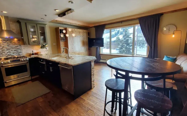 Triple Studio with mountain view