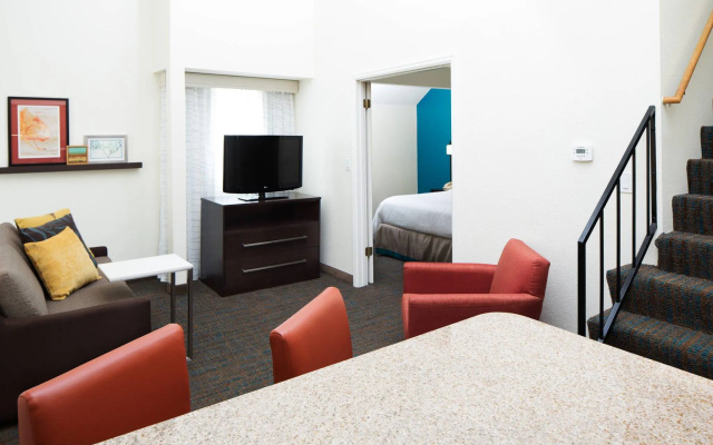 2 Bedrooms Duplex Apartment