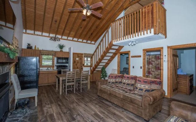 3 Bedrooms Cottage with river view