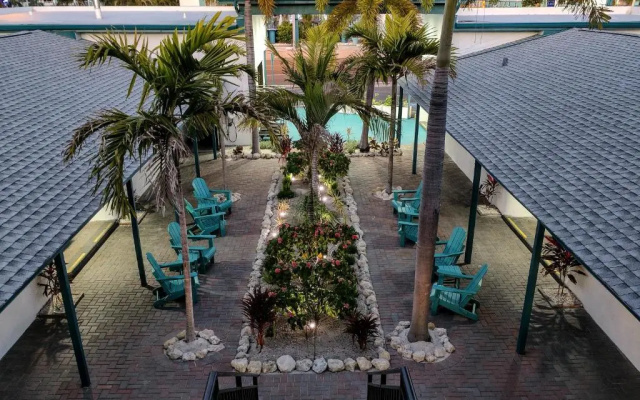 1 Bedroom Suite with courtyard view