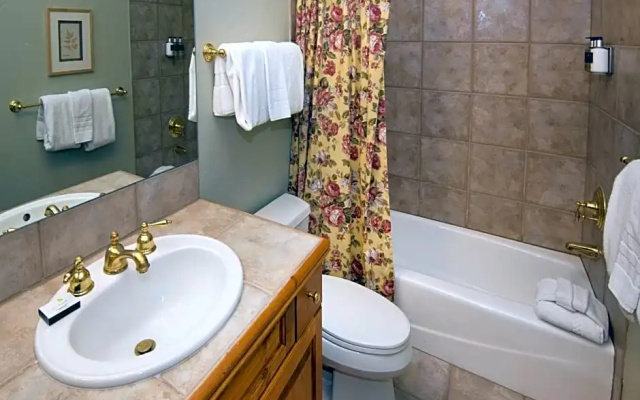 3 Bedrooms Apartment