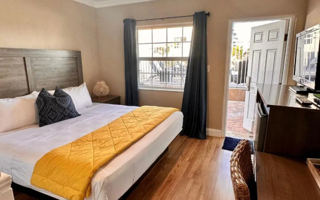 Standard Double room with pool view