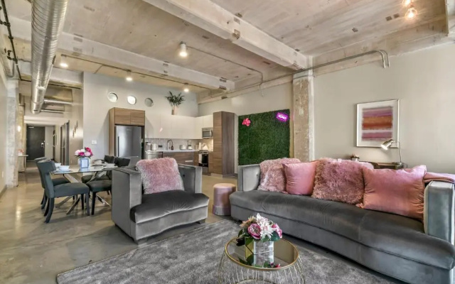 Deluxe Apartment