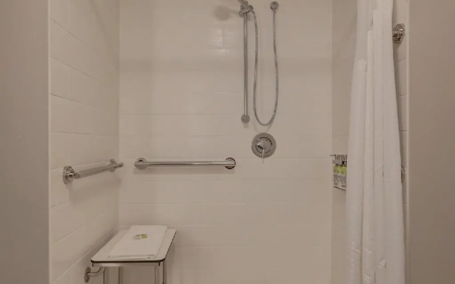 2 Bedrooms Suite