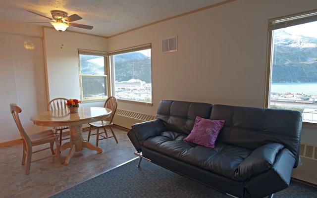 2 Bedrooms Apartment with ocean view