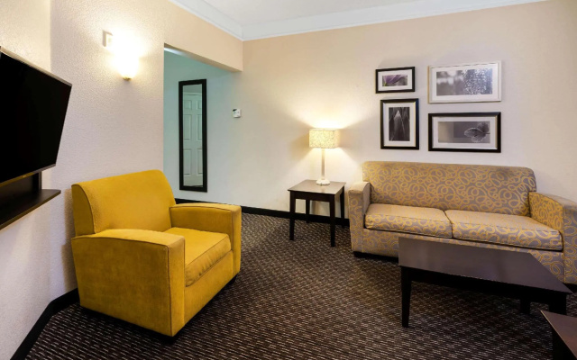 Double Suite with pool view