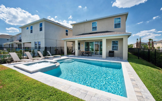 4 Bedrooms Villa