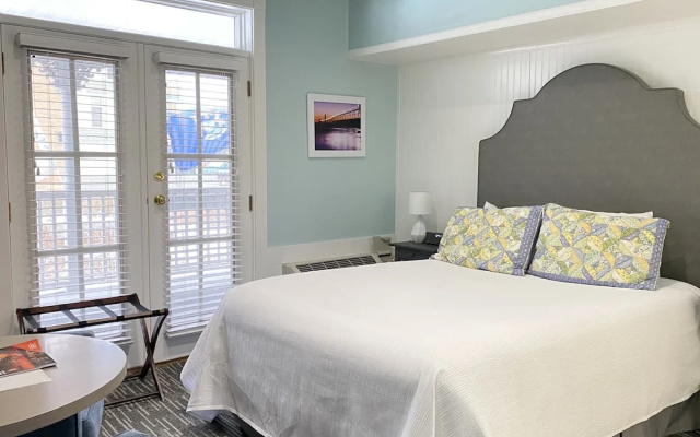 Standard Double room with river view