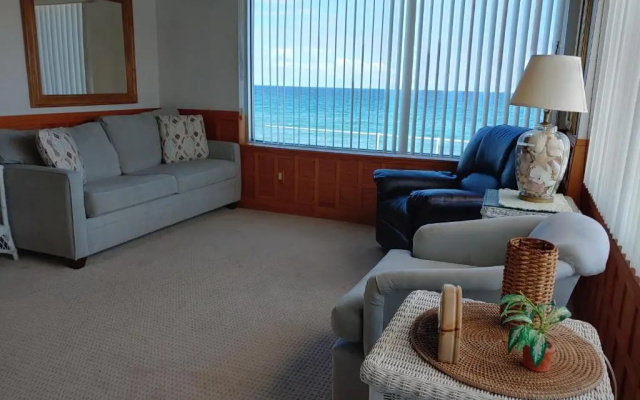 Apartment with sea view