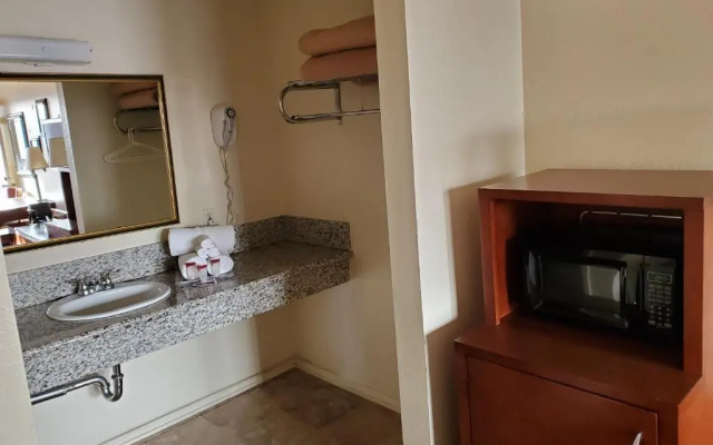 Standard Double room with city view