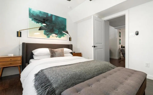 2 Bedrooms Apartment
