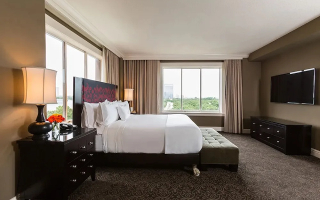 Suite with balcony