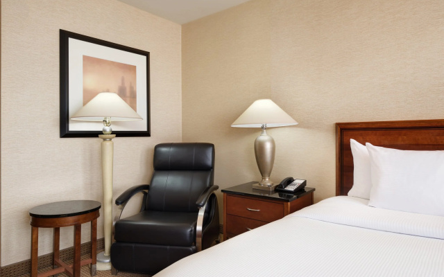 Double room with runway view