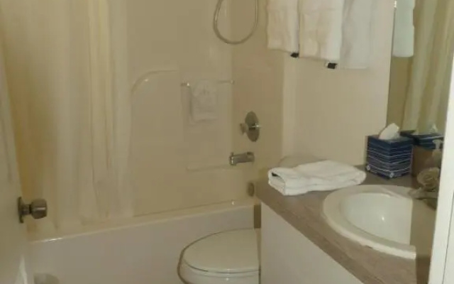 2 Bedrooms Villa